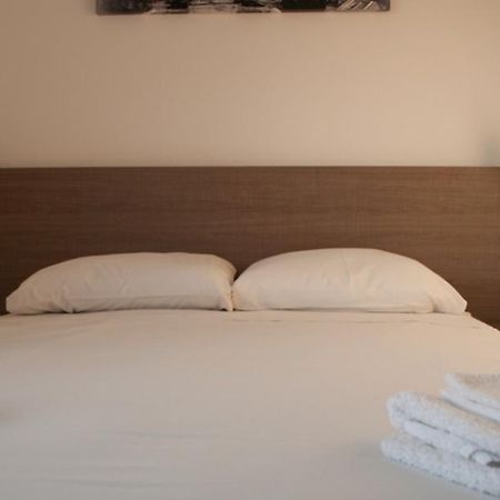 St. George Rent Rooms Larnaca Ngoại thất bức ảnh